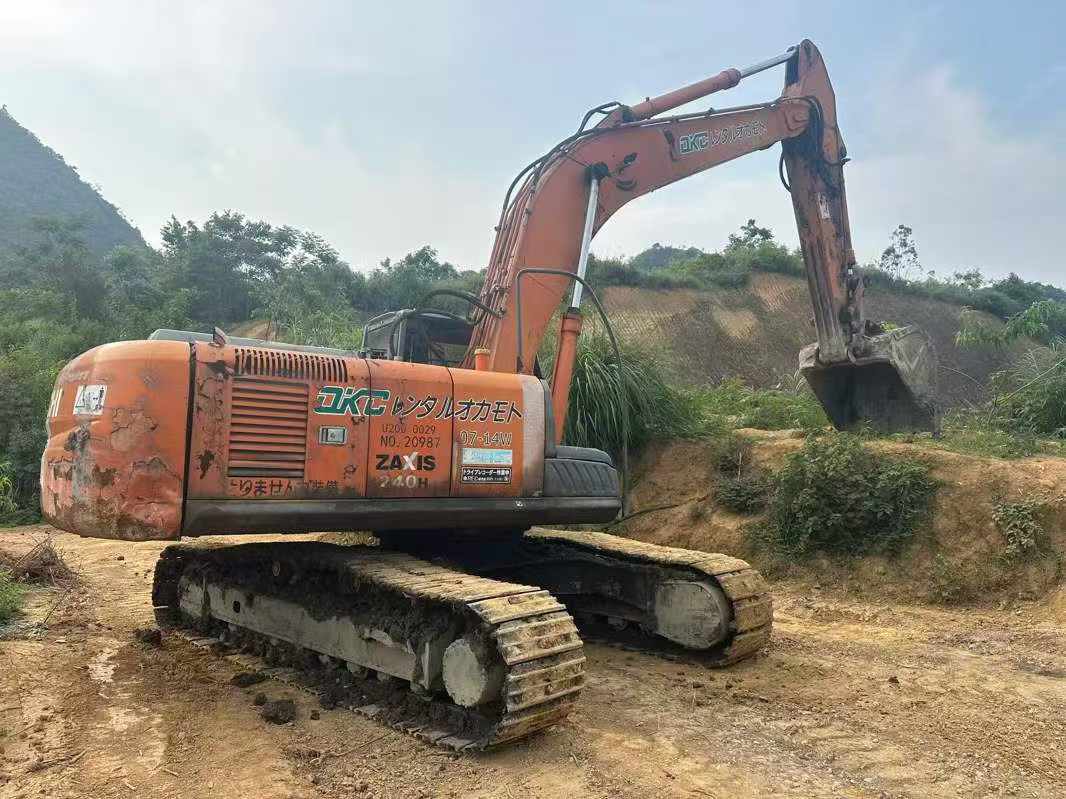 Buy Hitachi ZX240 Used Excavator / 1