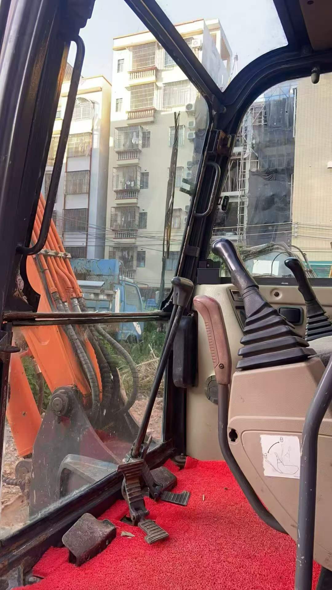 Buy Doosan DH60-7 Used Excavator / 3 Buy Doosan DH60-7 Used Excavator / 3