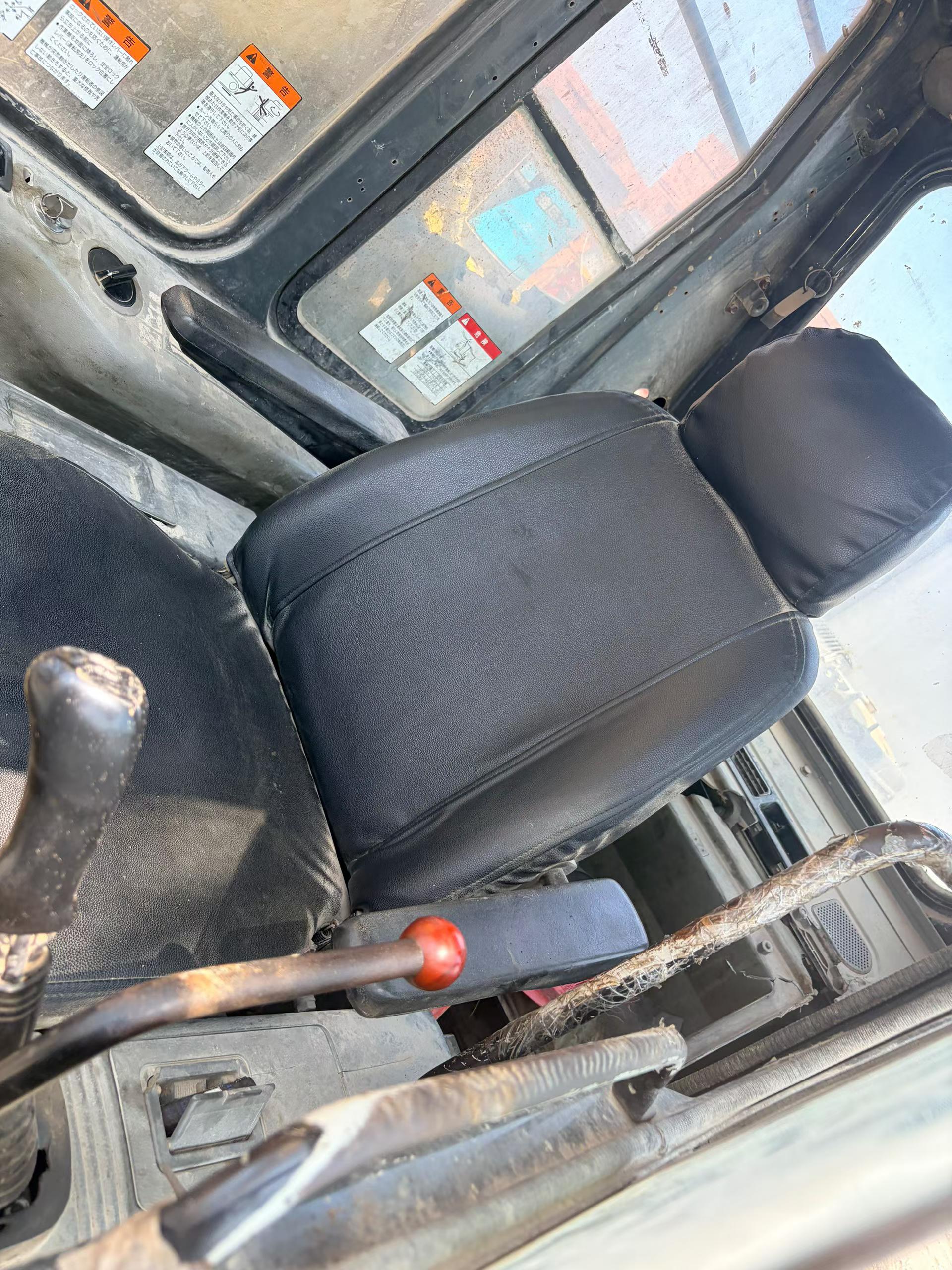 Buy Komatsu PC200-6 Used Excavator / 9 Buy Komatsu PC200-6 Used Excavator / 9