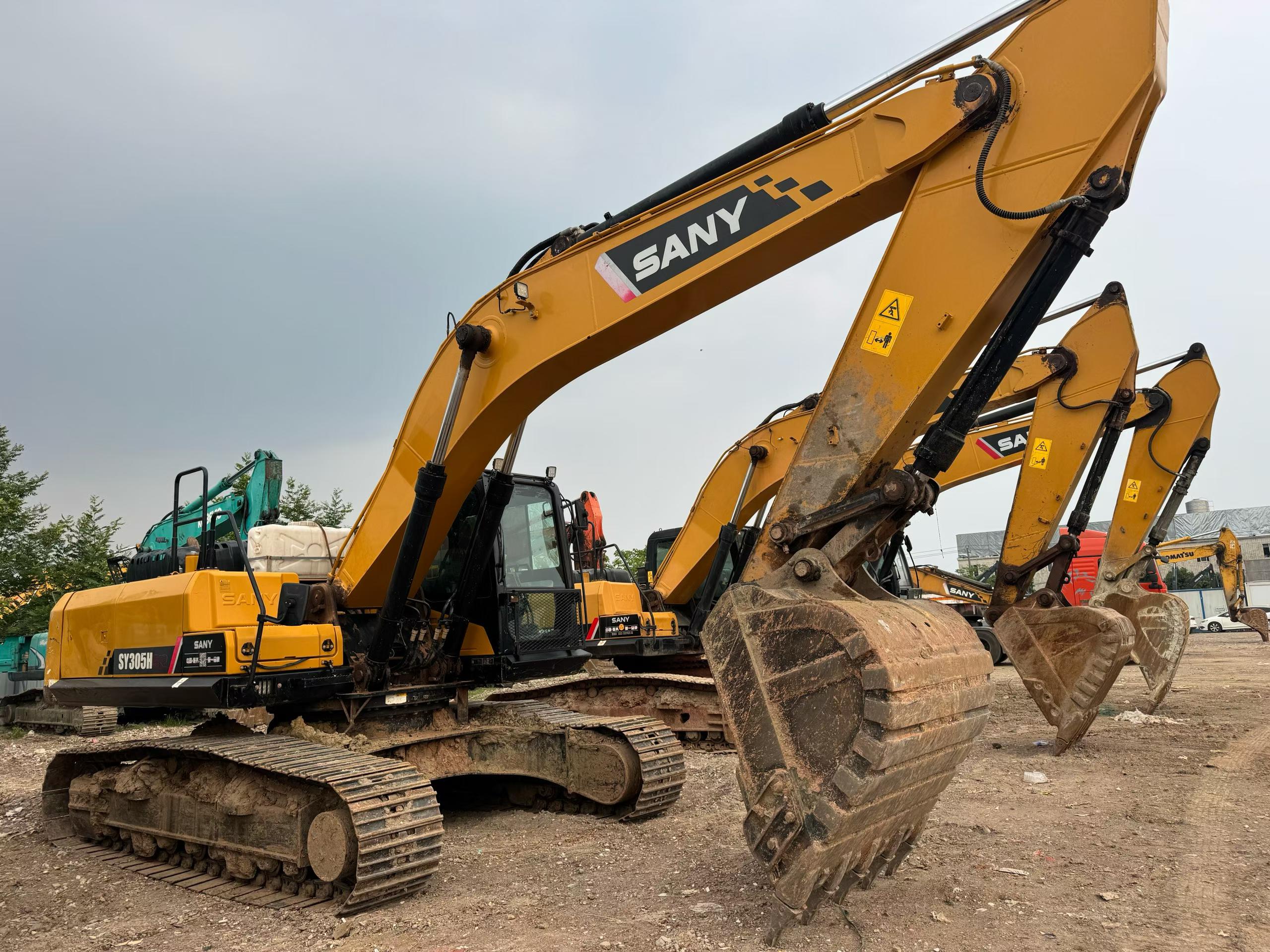 Buy Sany SY245H Used Excavator / 3 Buy Sany SY245H Used Excavator / 3