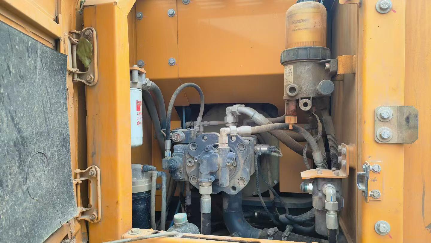 Buy XCMG XE135B Used Excavator / 5 Buy XCMG XE135B Used Excavator / 5