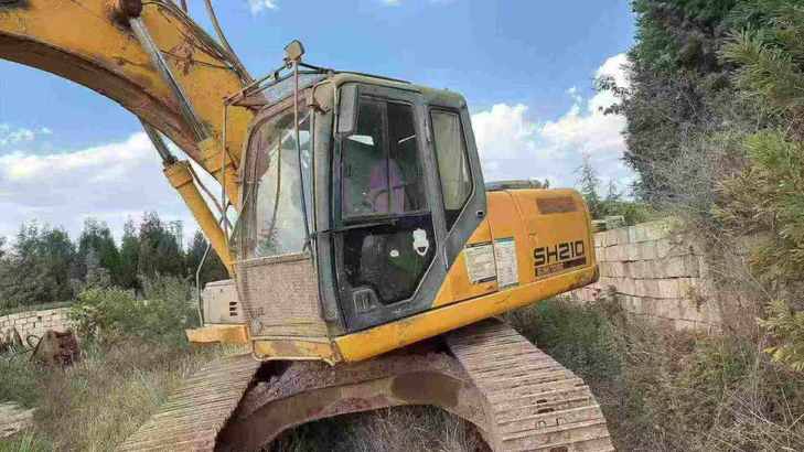 Buy Sumitomo SH210-5 Used Excavator / 1
