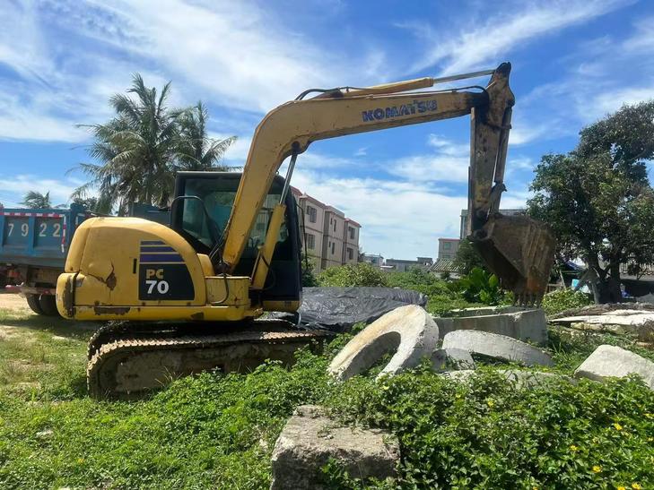 Buy Komatsu PC70-8 Used Excavator / 1