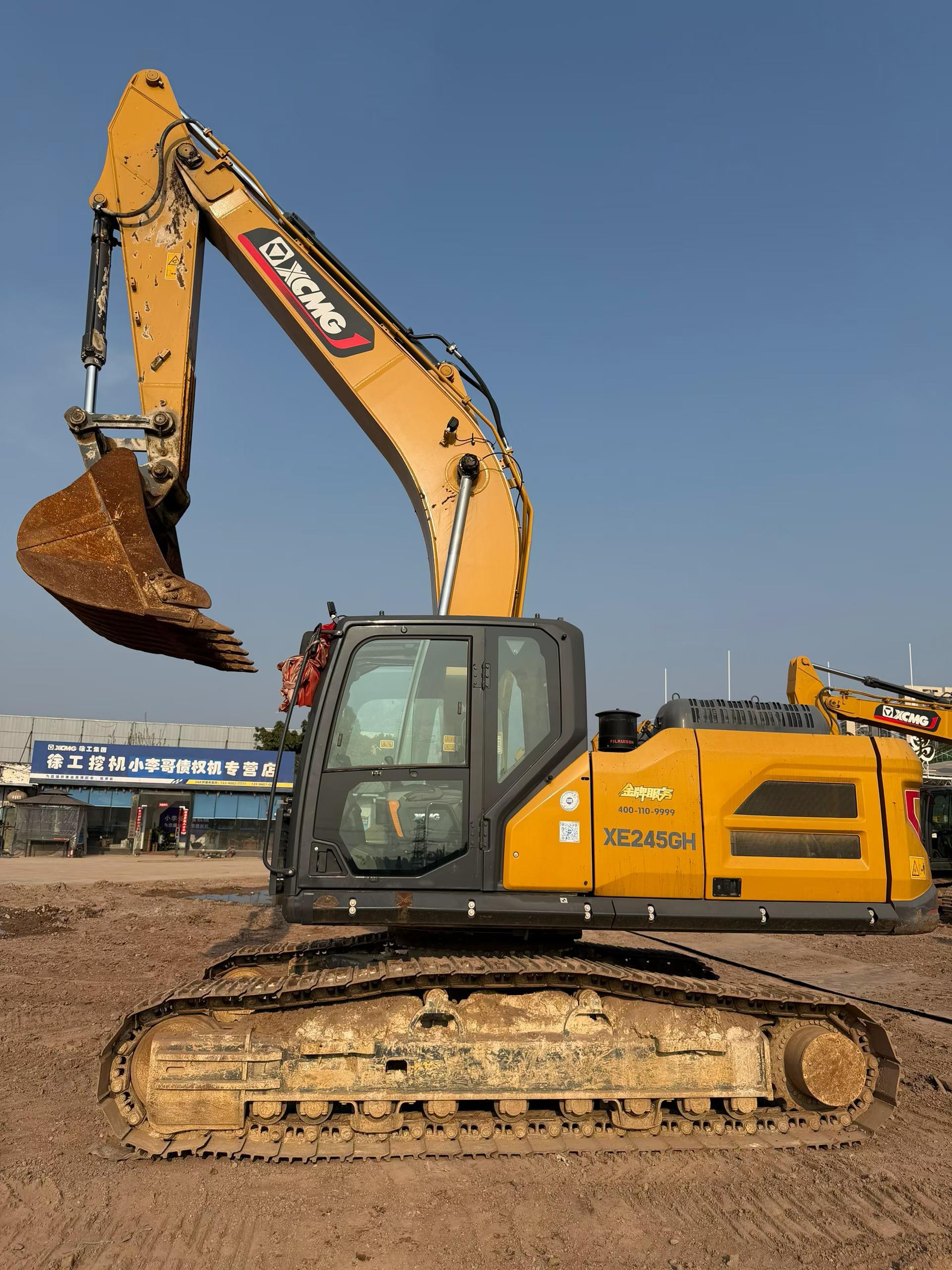 Buy XCMG XE245GH Used Excavator / 3 Buy XCMG XE245GH Used Excavator / 3