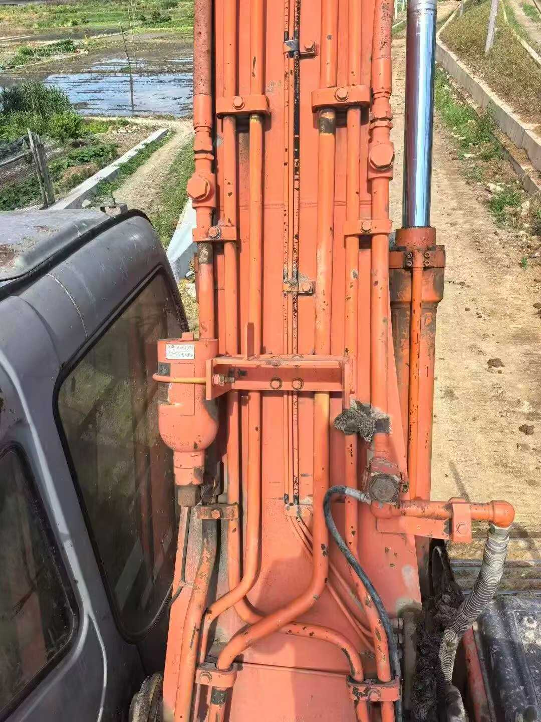 Buy Hitachi ZX200-6 Used Excavator / 8 Buy Hitachi ZX200-6 Used Excavator / 8