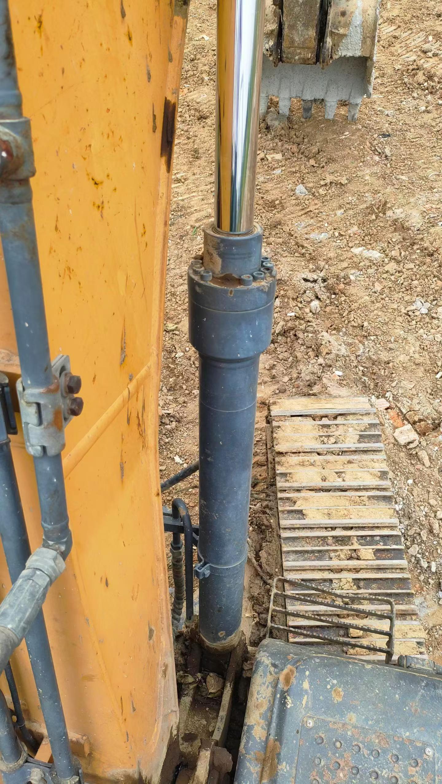 Buy XCMG XE135B Used Excavator / 4 Buy XCMG XE135B Used Excavator / 4