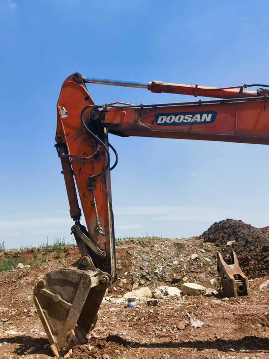 Buy Doosan DH370LC-7 Used Excavator / 1