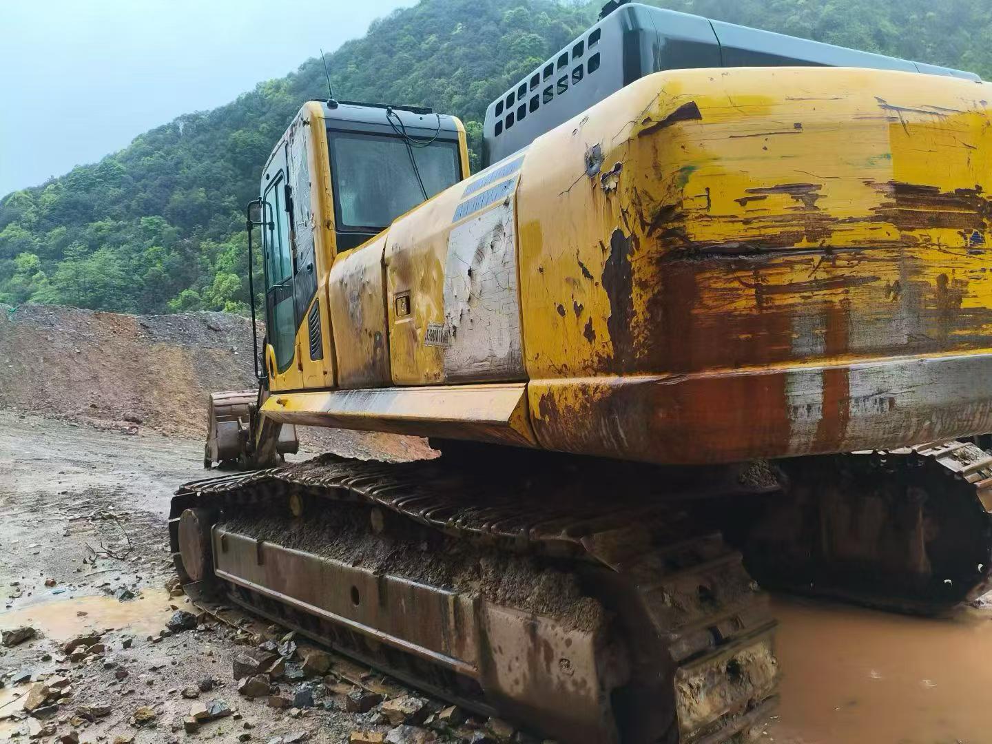 Buy Komatsu PC450-8 Used Excavator / 1