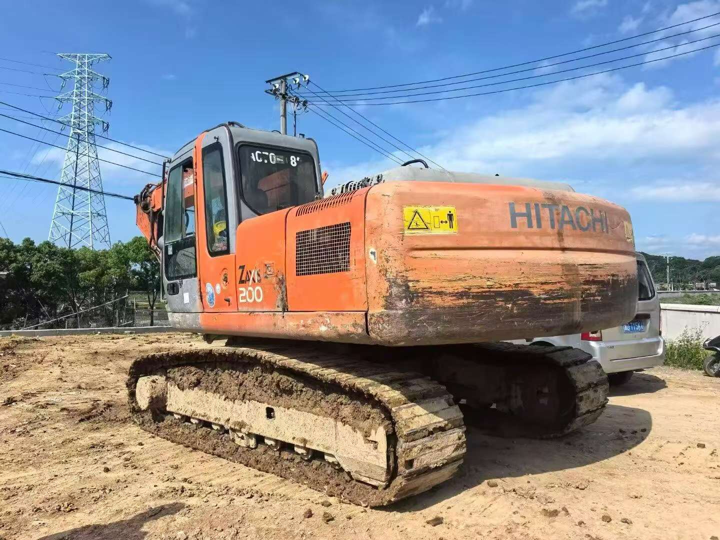 Buy Hitachi ZX200-6 Used Excavator / 1