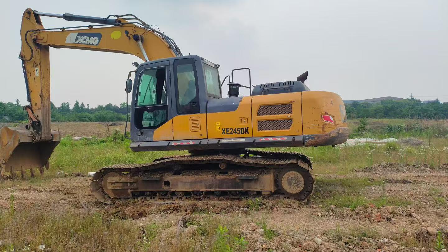Buy XCMG XE245D Used Excavator / 1