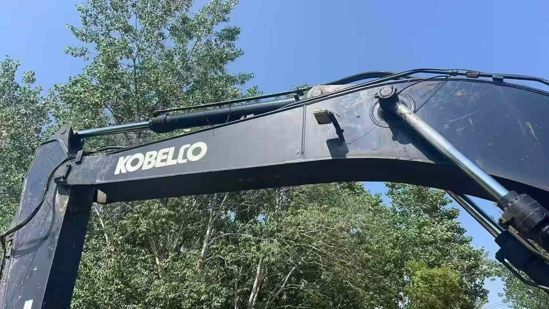 Buy Kobelco SK200 Used Excavator / 3 Buy Kobelco SK200 Used Excavator / 3