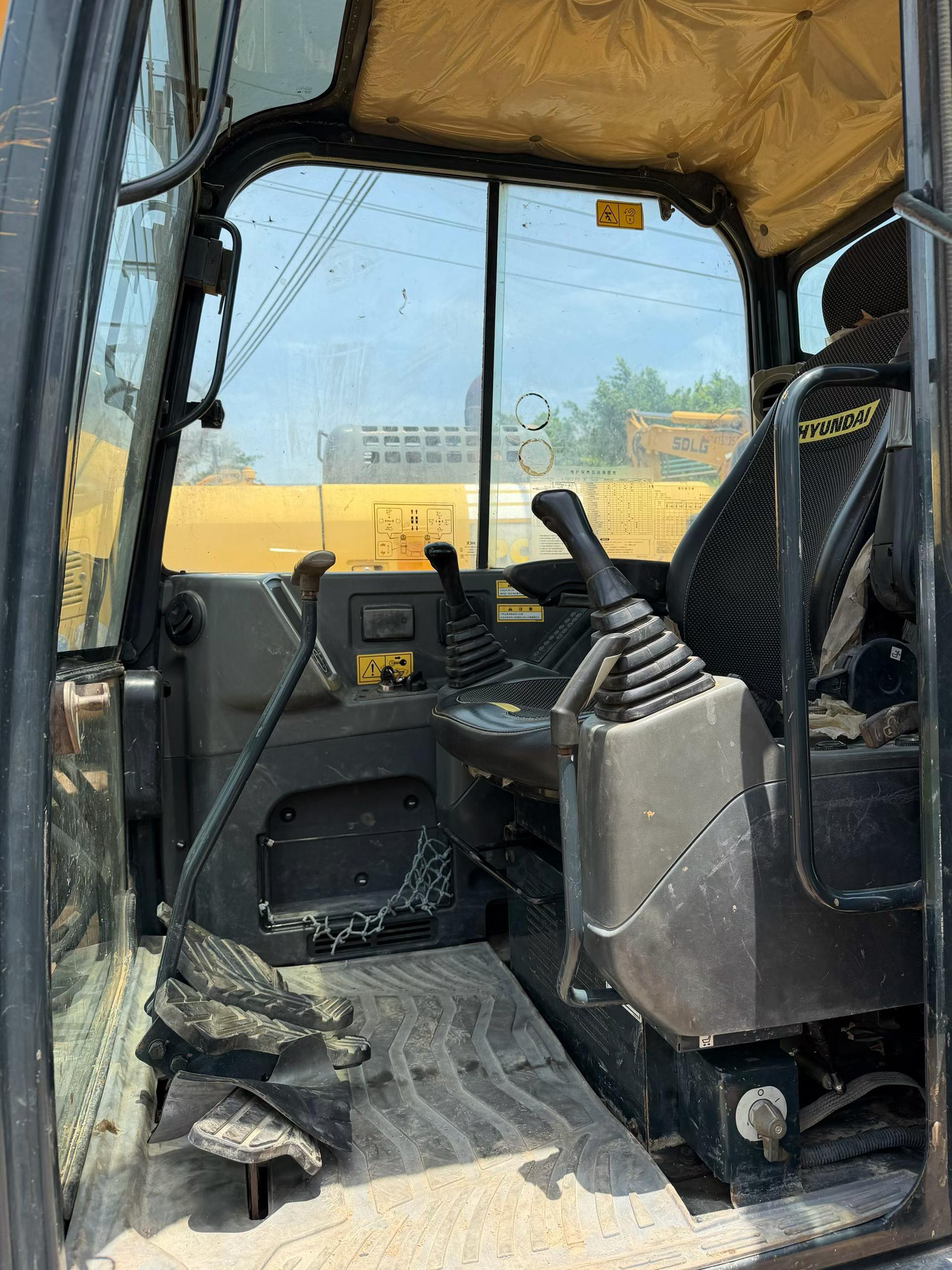 Buy Hyundai HX55 Used Excavator / 7