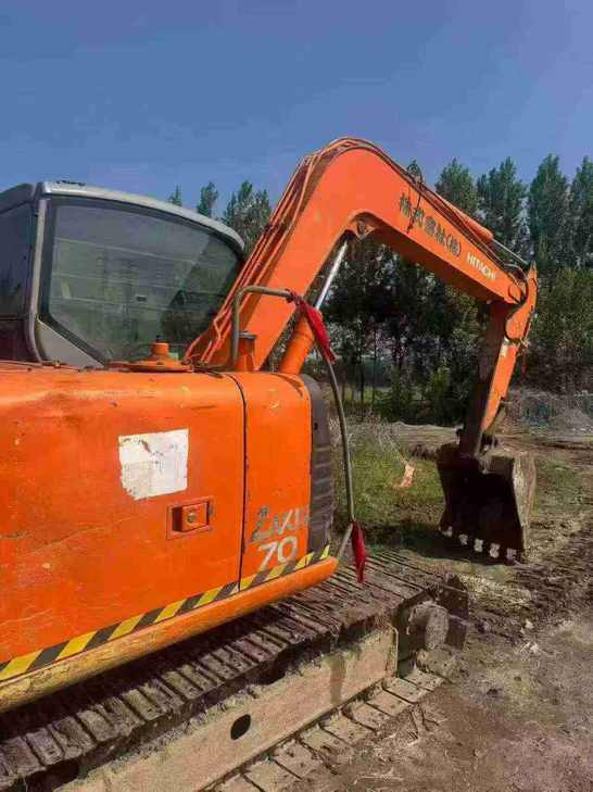 Buy Hitachi EX70 Used Excavator / 1