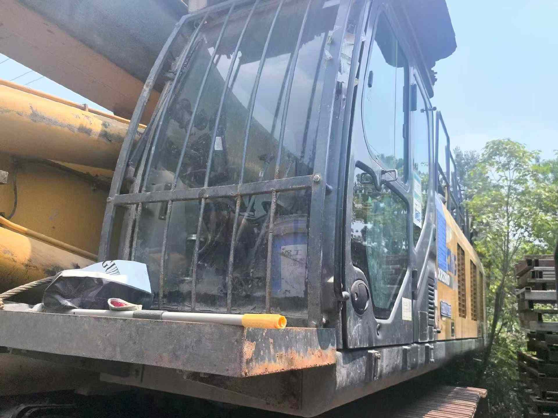 Buy XCMG LW280 Used Excavator / 6 Buy XCMG LW280 Used Excavator / 6