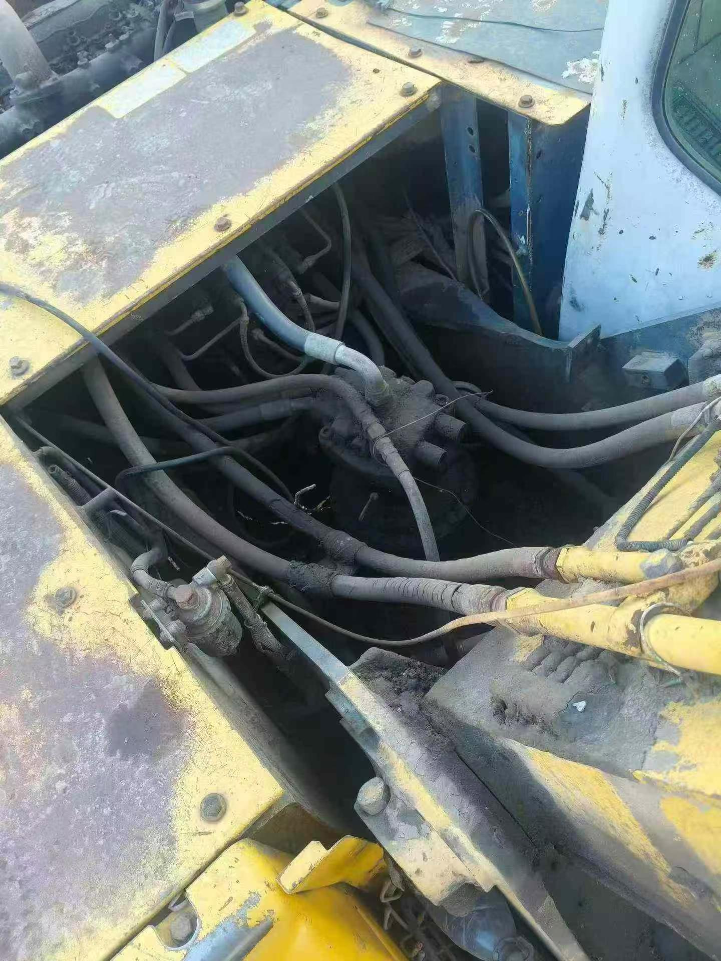 شراء حفارة Sumitomo SH200 مستعملة / 3