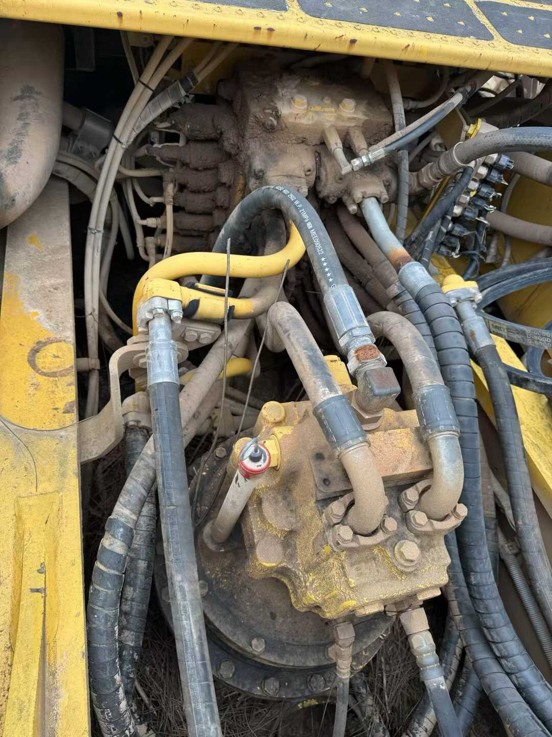 شراء حفارة Komatsu PC210 مستعملة / 6
