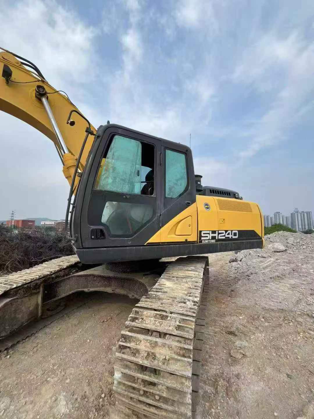 شراء حفارة Sumitomo SH240-6 مستعملة / 2
