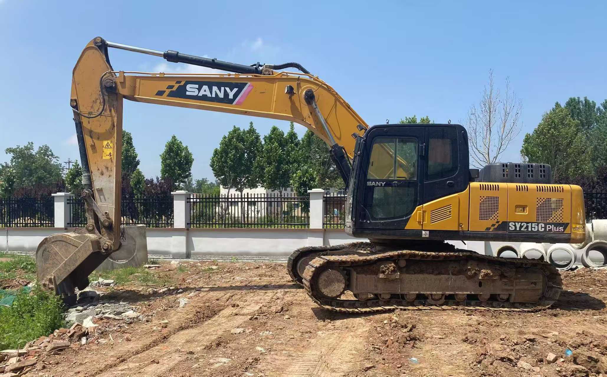 Buy Sany SY200C Used Excavator / 2 Buy Sany SY200C Used Excavator / 2