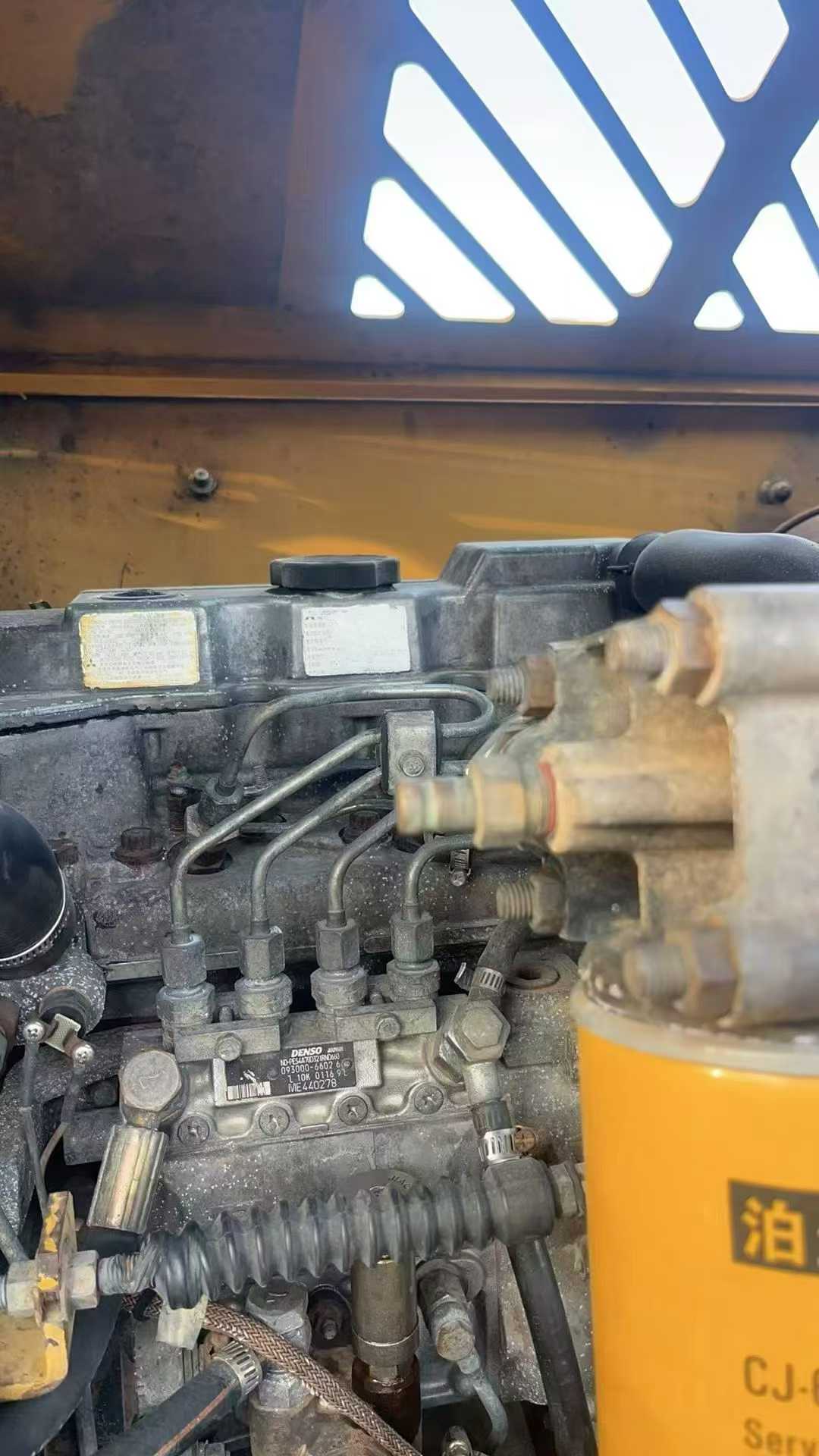 شراء حفارة Caterpillar 307C مستعملة / 6