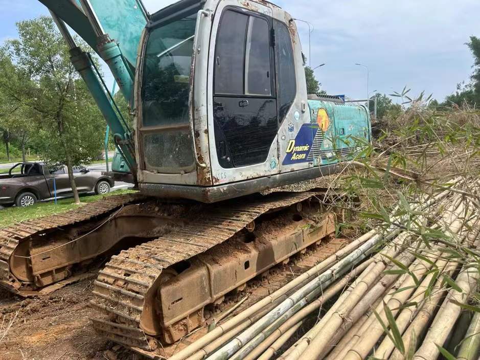 Buy Kobelco SK200-2 Used Excavator