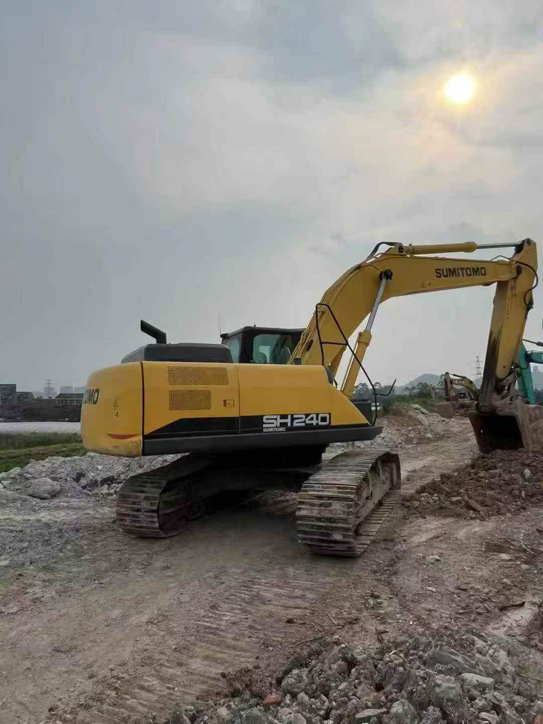 شراء حفارة Sumitomo SH240-6 مستعملة / 7