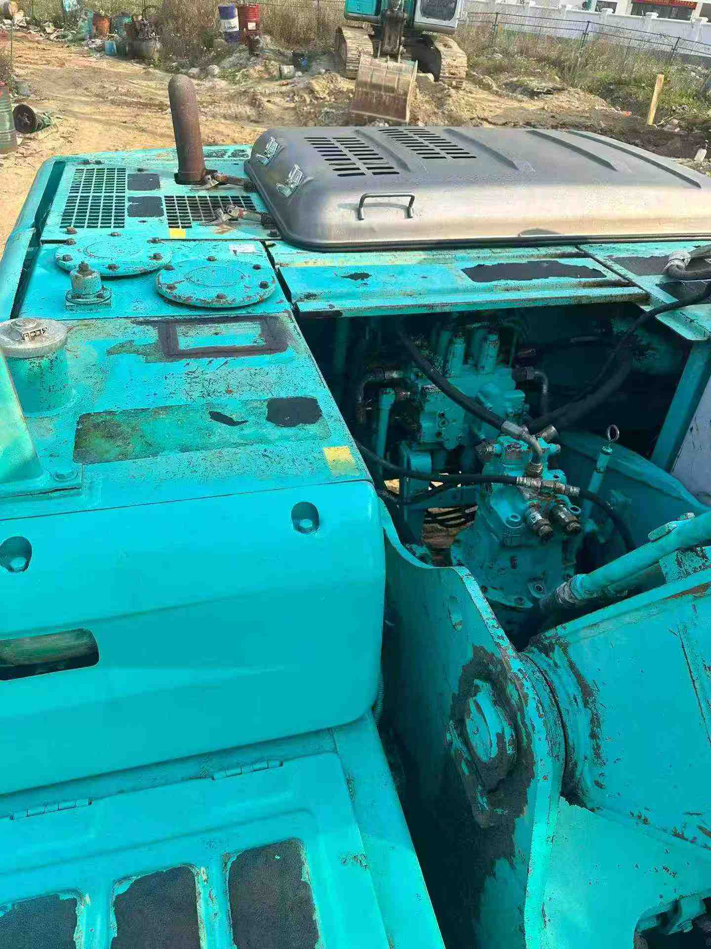 Buy Kobelco SK200-2 Used Excavator / 4