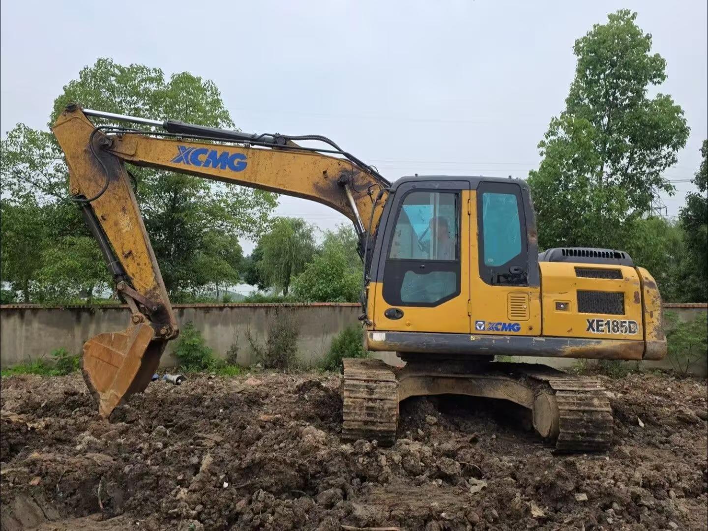 Buy XCMG XE135B Used Excavator / 3 Buy XCMG XE135B Used Excavator / 3