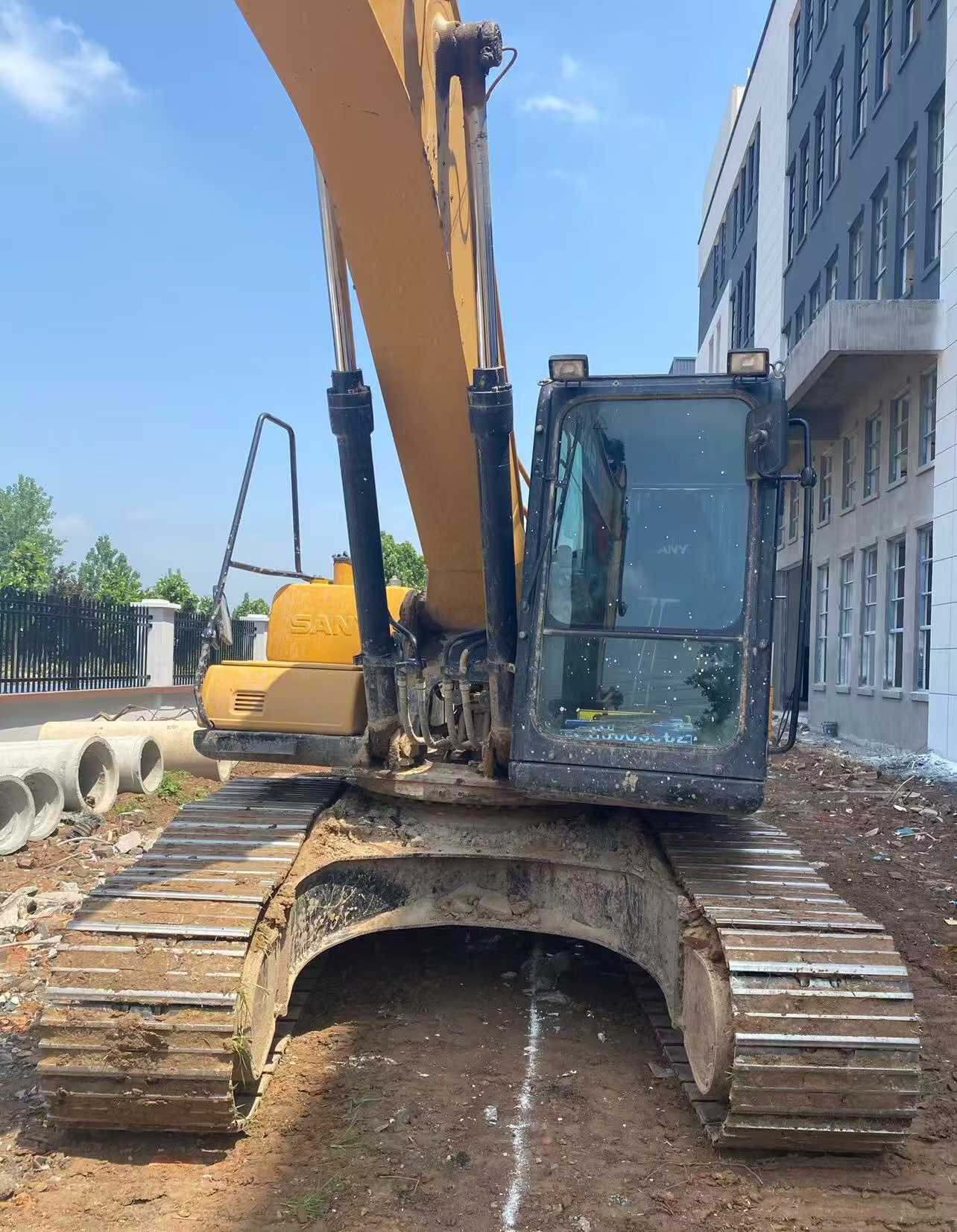 Buy Sany SY200C Used Excavator / 3 Buy Sany SY200C Used Excavator / 3