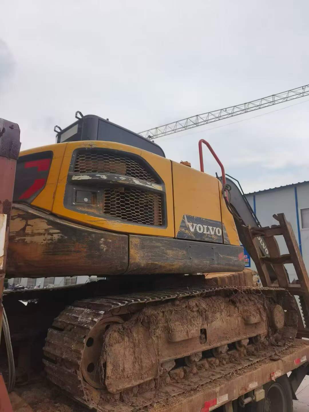 شراء حفارة Volvo EC75D مستعملة / 2