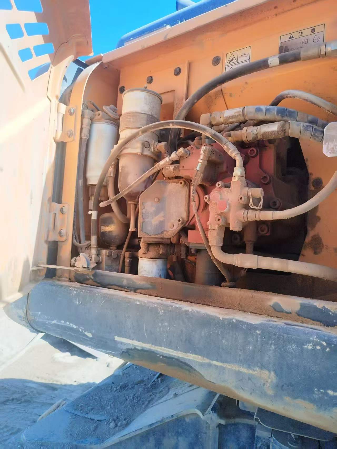 Compre Excavadora Hyundai R210WVS Usada / 3