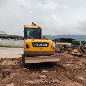 Compre Excavadora Hyundai R 60VS Usada / 2 Compre Excavadora Hyundai R 60VS Usada / 2