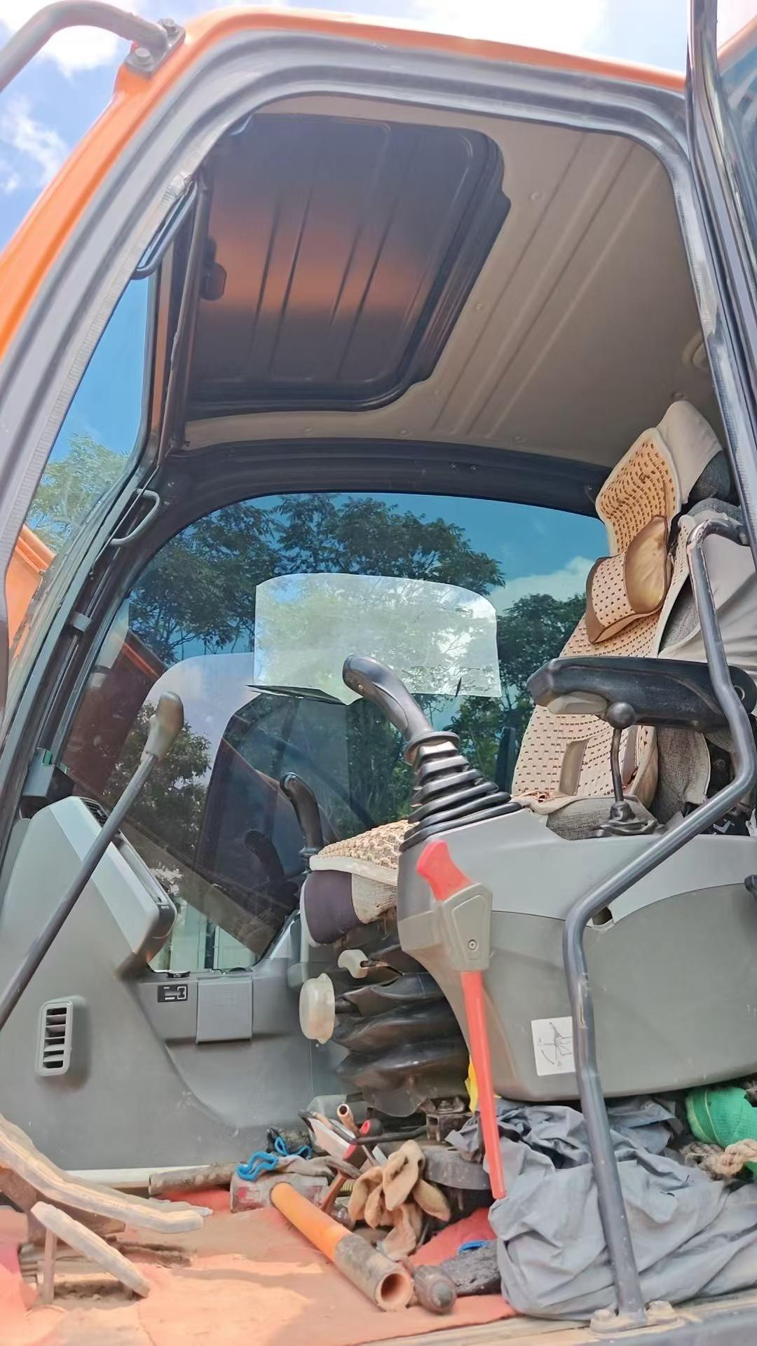 شراء حفارة Doosan DX75 مستعملة / 4