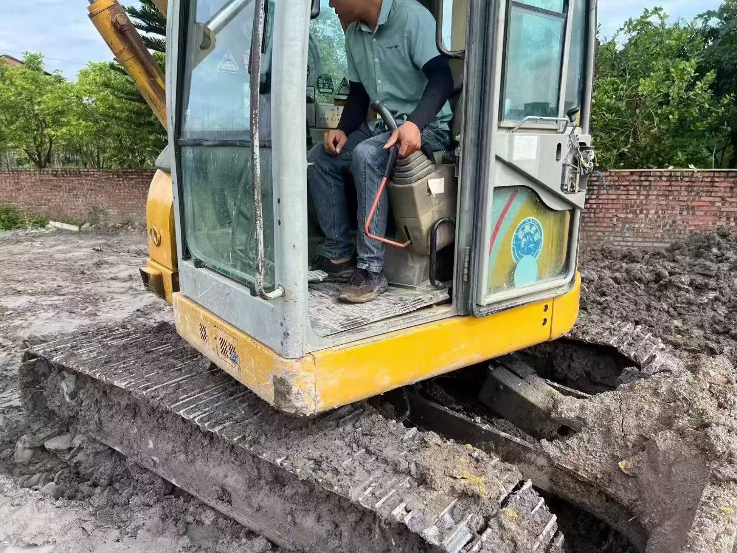 Buy Kato HD308R Used Excavator / 2