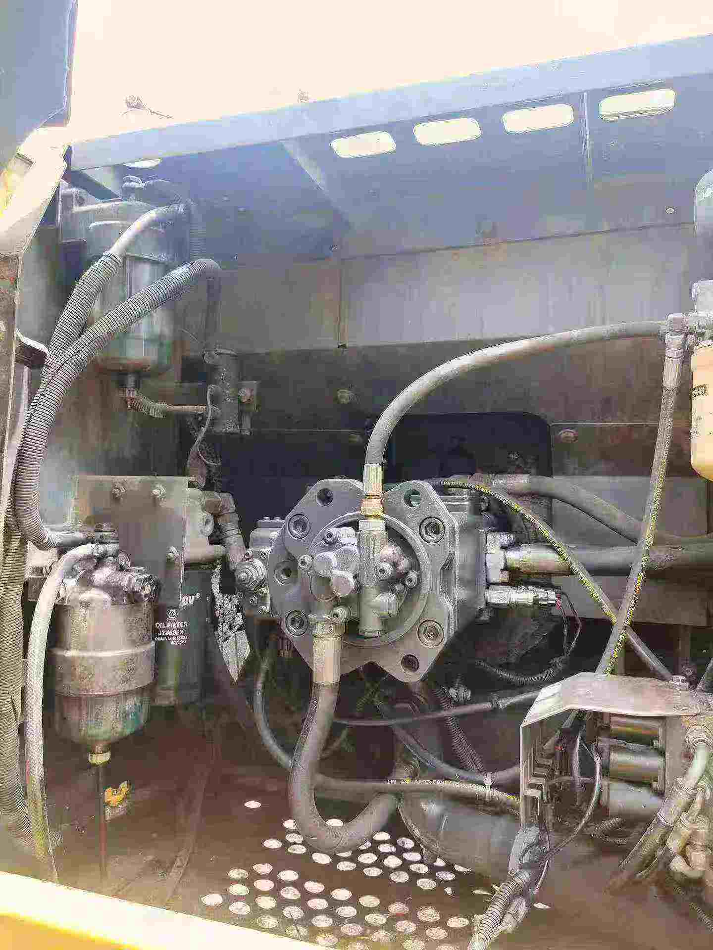 Buy Sumitomo SH200A5 Used Excavator / 3 Buy Sumitomo SH200A5 Used Excavator / 3