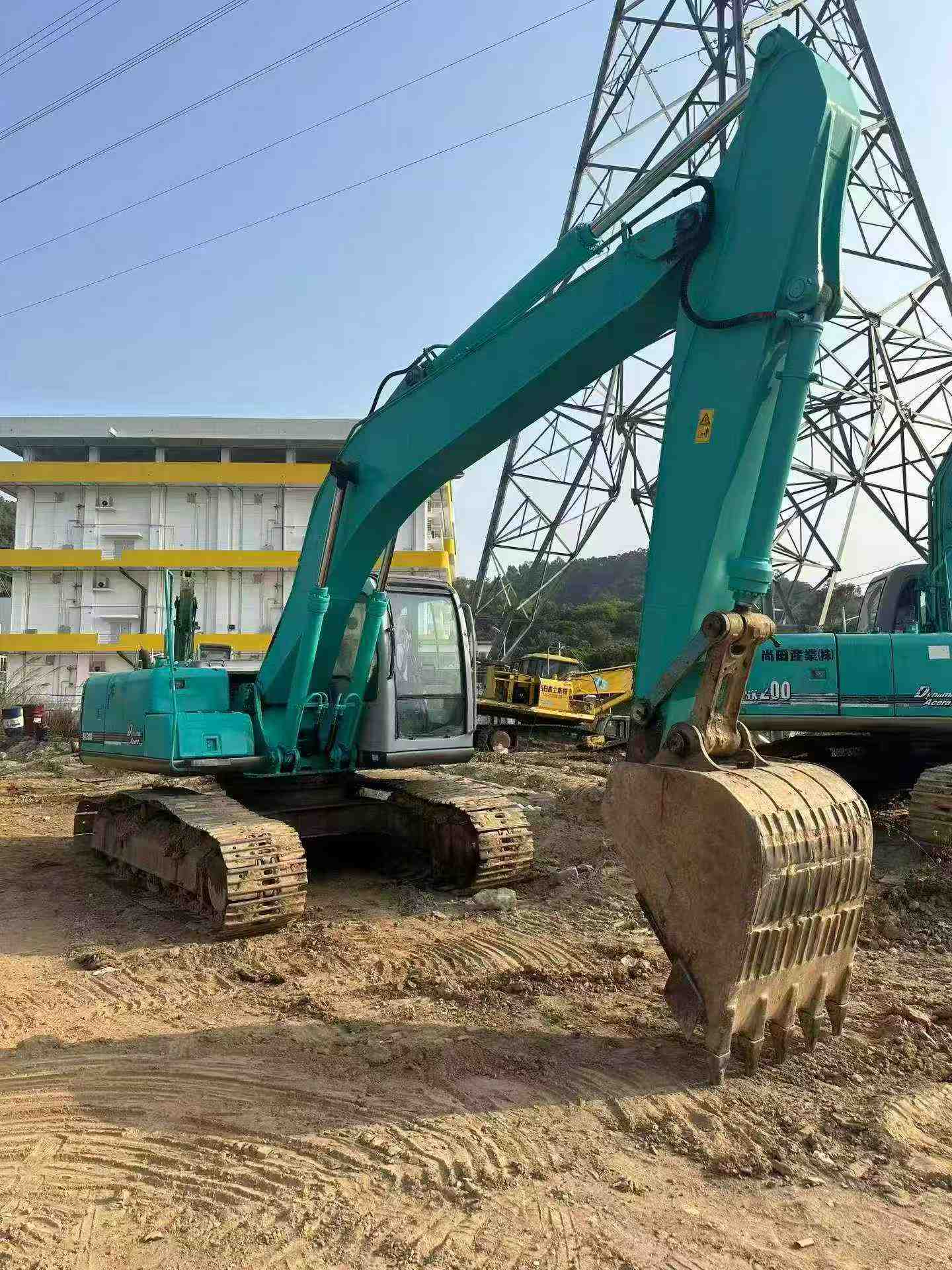Buy Kobelco SK200-2 Used Excavator