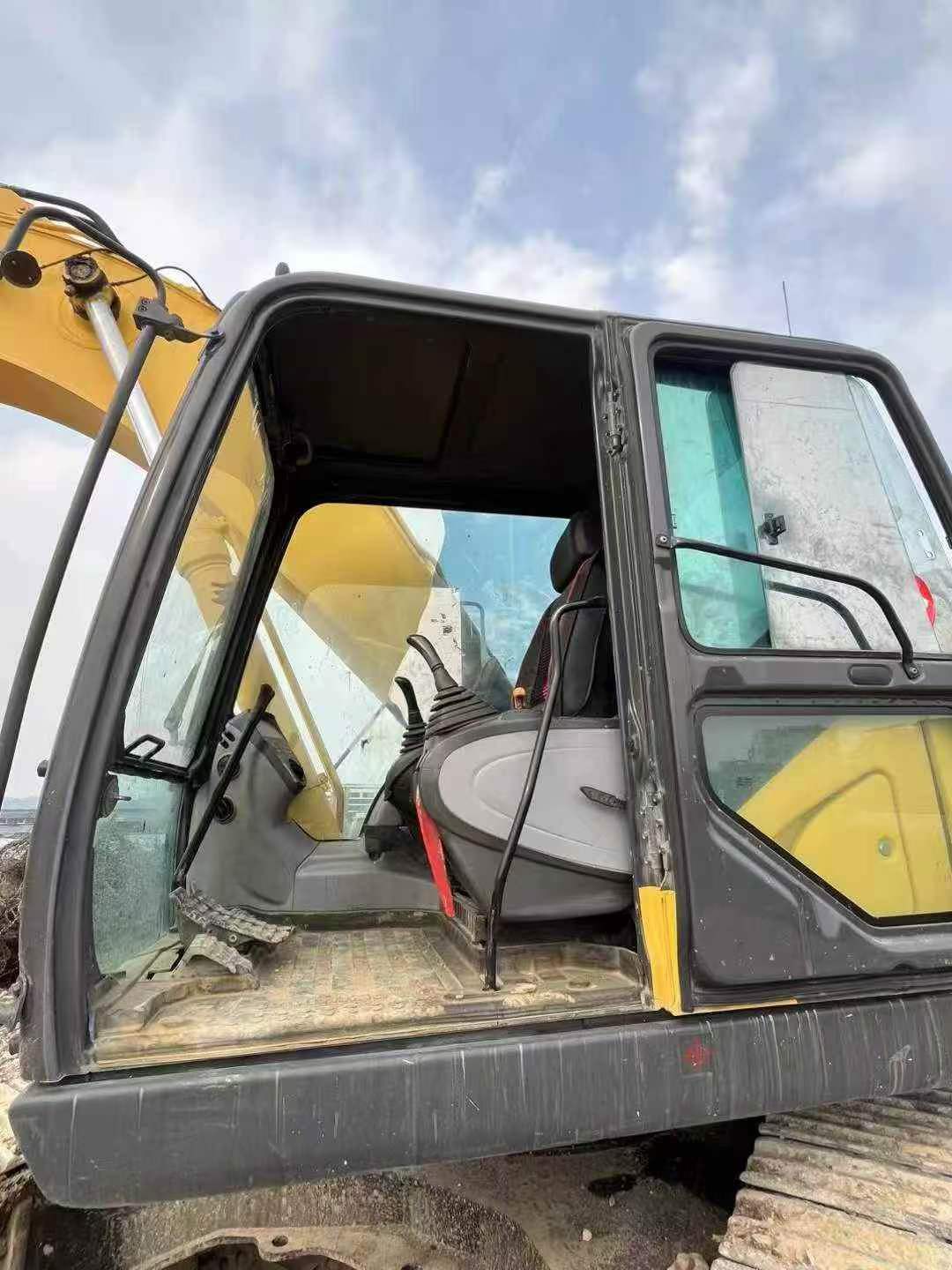 شراء حفارة Sumitomo SH240-6 مستعملة / 3