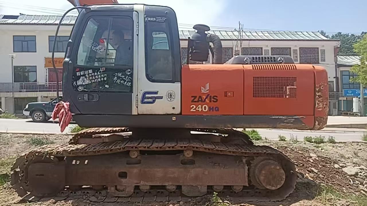 شراء حفارة Hitachi ZX240-3G مستعملة / 6