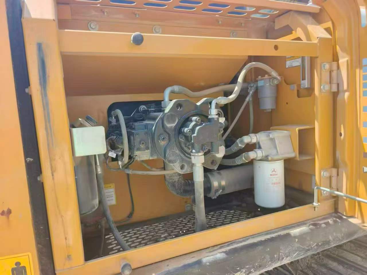 Buy Sany SY200C Used Excavator / 3 Buy Sany SY200C Used Excavator / 3