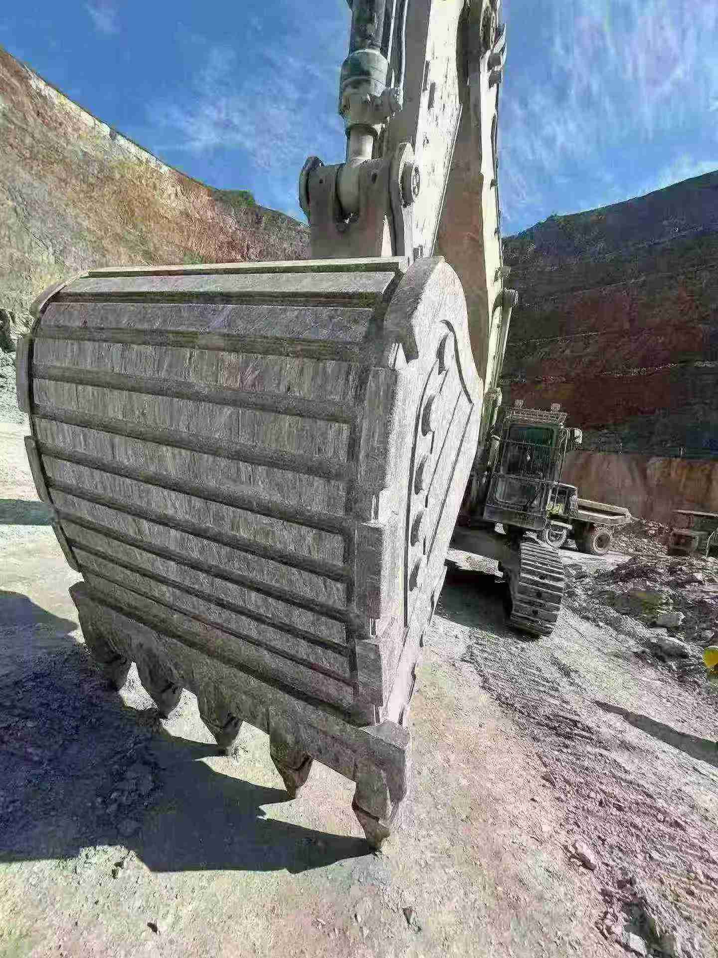 Buy XCMG XE690DK Used Excavator / 3