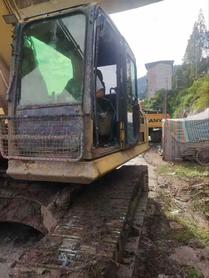 Acheter Pelle Komatsu PC240-6 d'occasion / 4 Acheter Pelle Komatsu PC240-6 d'occasion / 4
