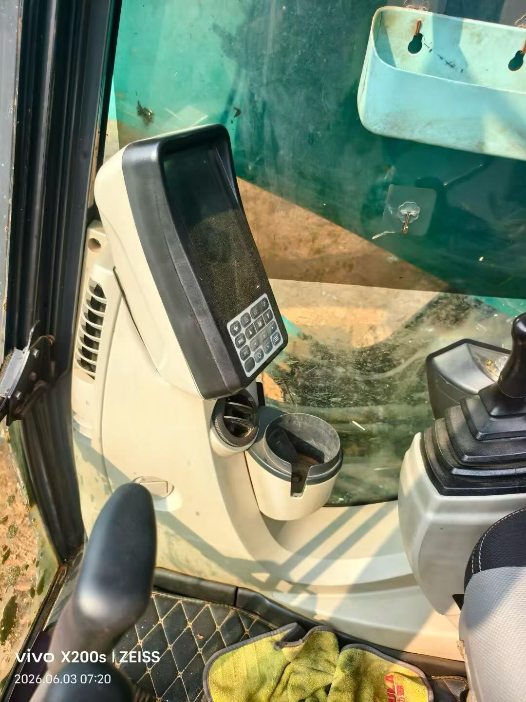 Compre Excavadora Kobelco SK200-10 Usada / 8