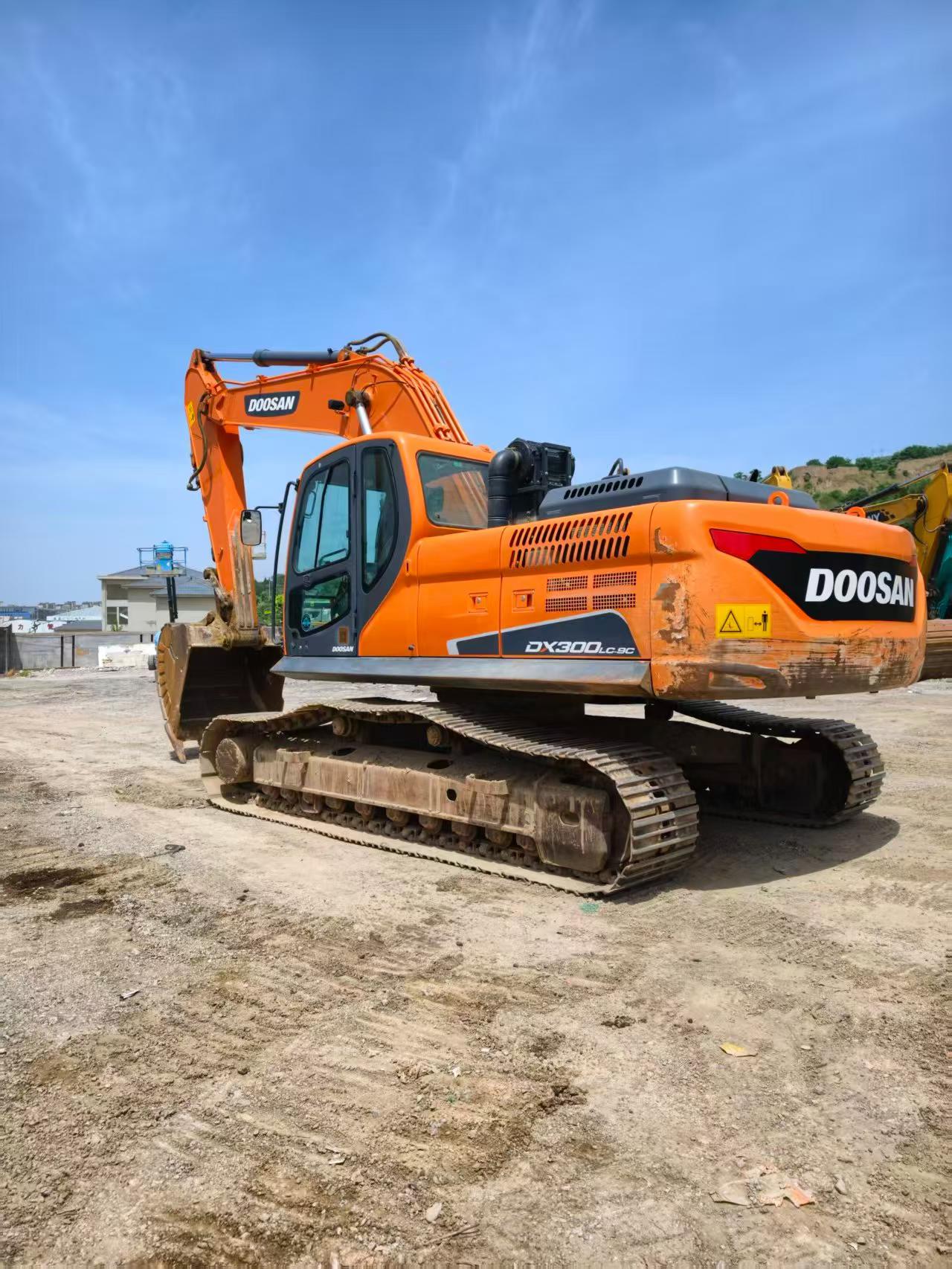 Acheter Pelle Doosan DX260LC d'occasion / 2 Acheter Pelle Doosan DX260LC d'occasion / 2