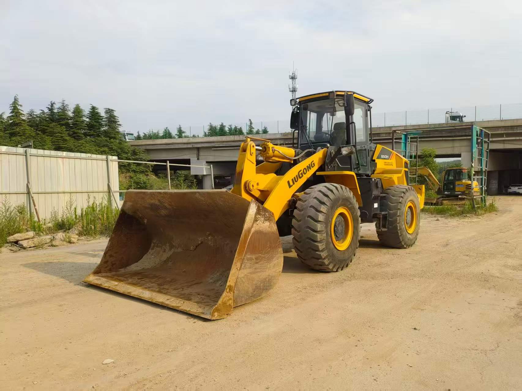 Buy LiuGong CLG850H Used Loader / 3