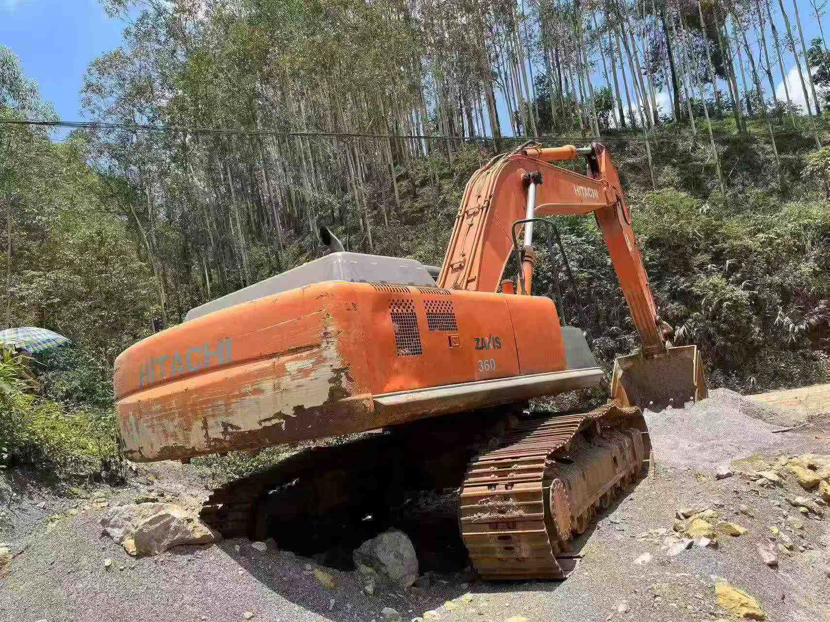شراء حفارة Hitachi EX360-5 مستعملة / 3