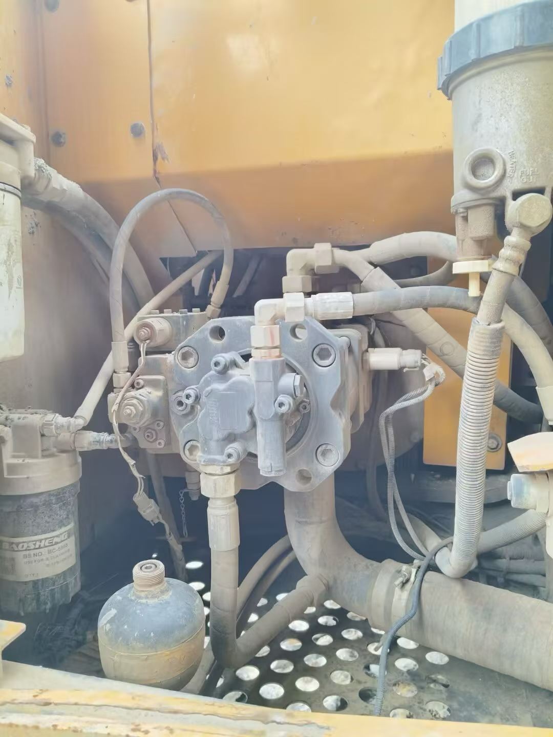 شراء حفارة XCMG XE135B مستعملة / 5