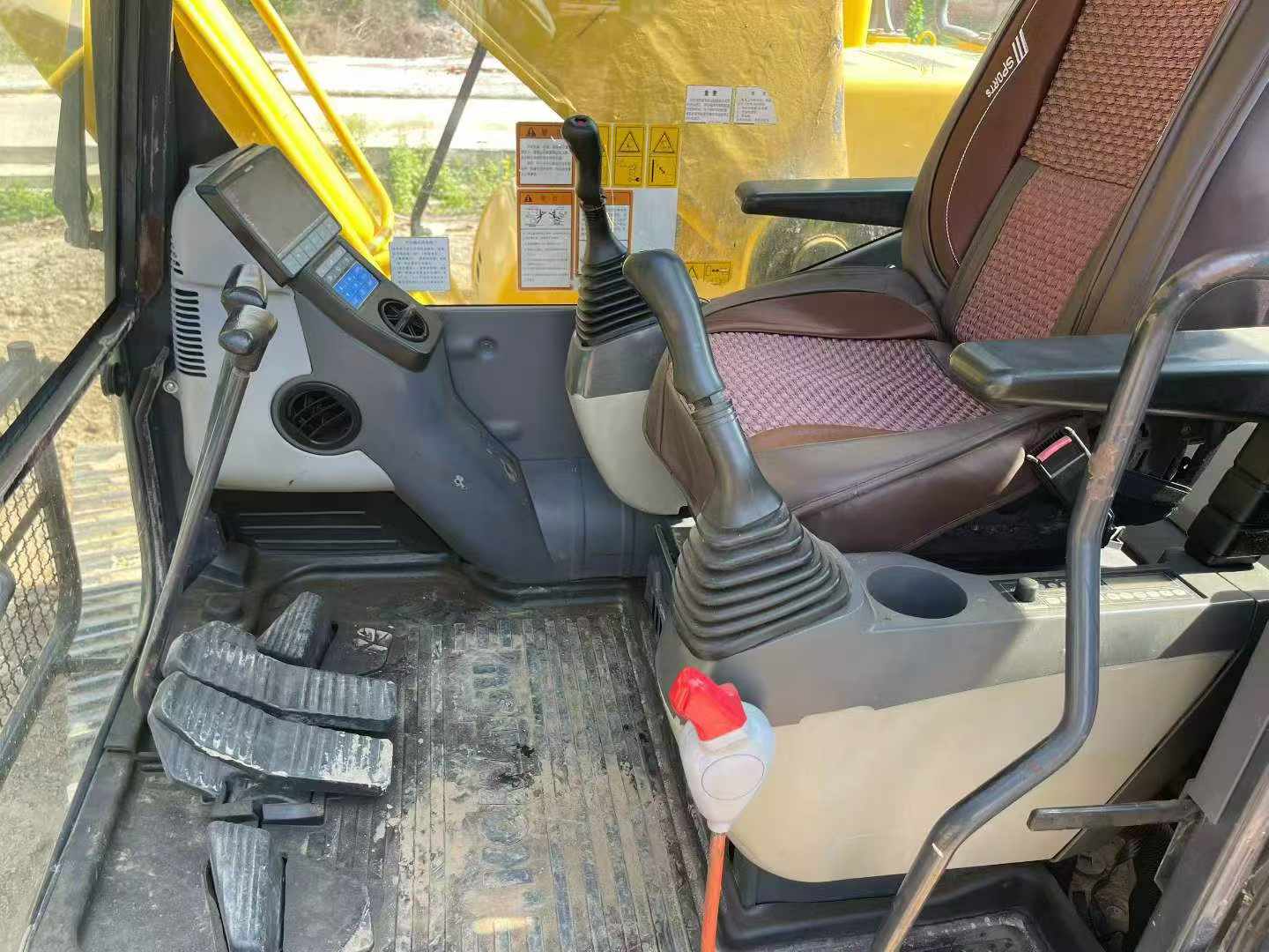 Buy Komatsu PC220 Used Excavator / 6 Buy Komatsu PC220 Used Excavator / 6