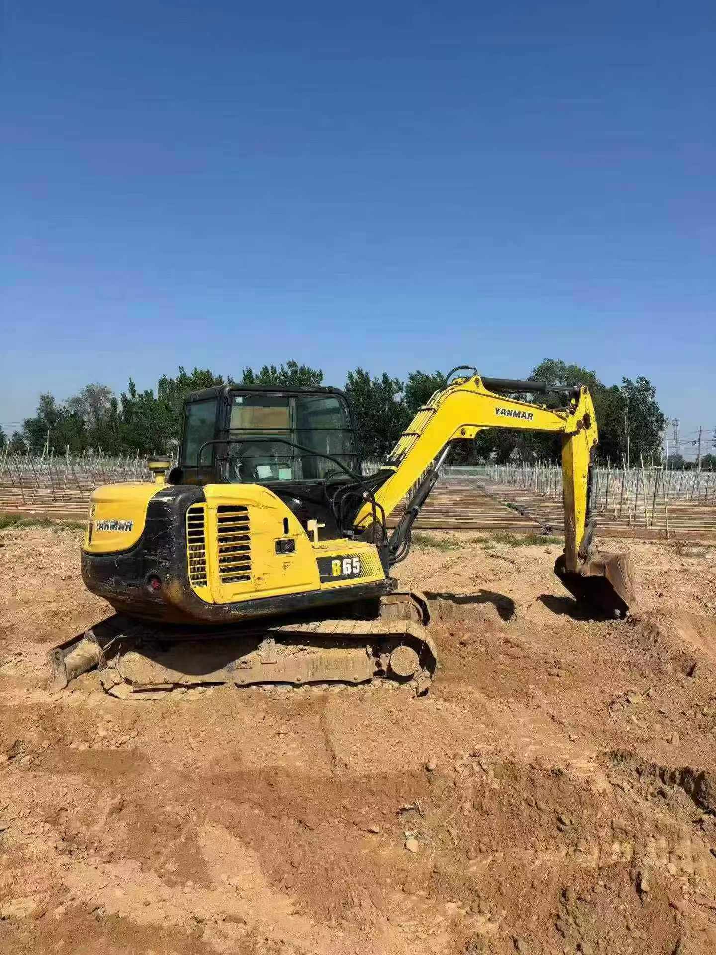 Buy Yanmar B65 Used Excavator / 2
