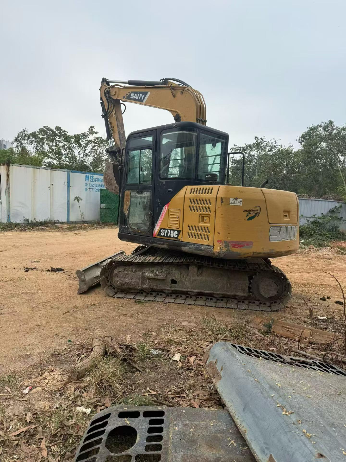 Buy Sany SY75 Used Excavator / 2 Buy Sany SY75 Used Excavator / 2