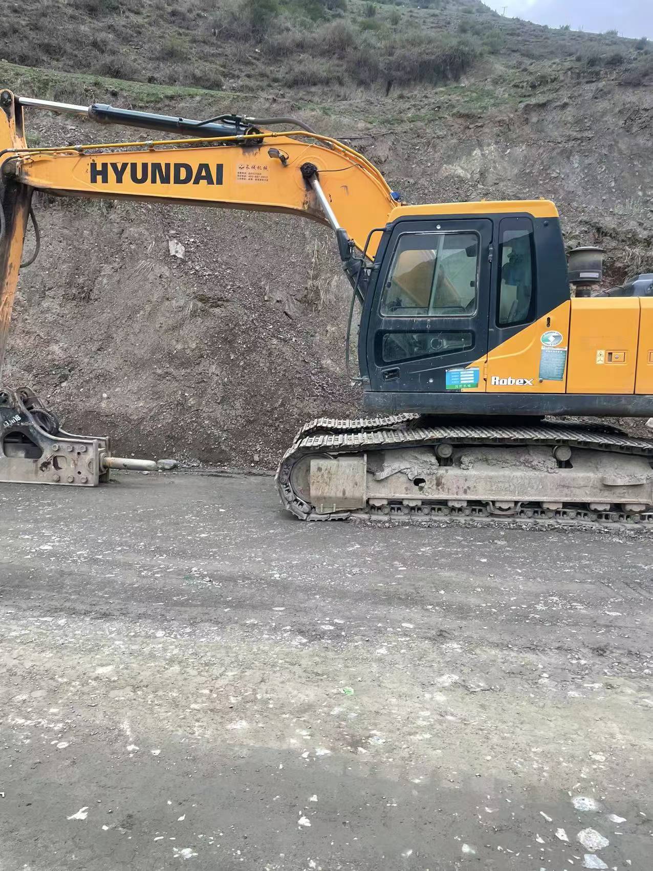 Buy Hyundai R215-7 Used Excavator / 2