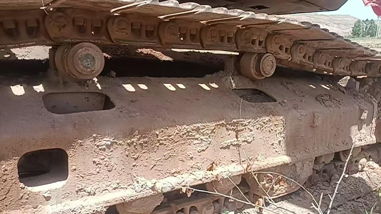 شراء حفارة Hitachi ZX240-3G مستعملة / 5
